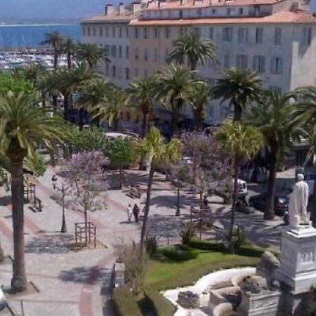 Centre ville Ajaccio très bel appartement de charme tout équipé Exterior foto